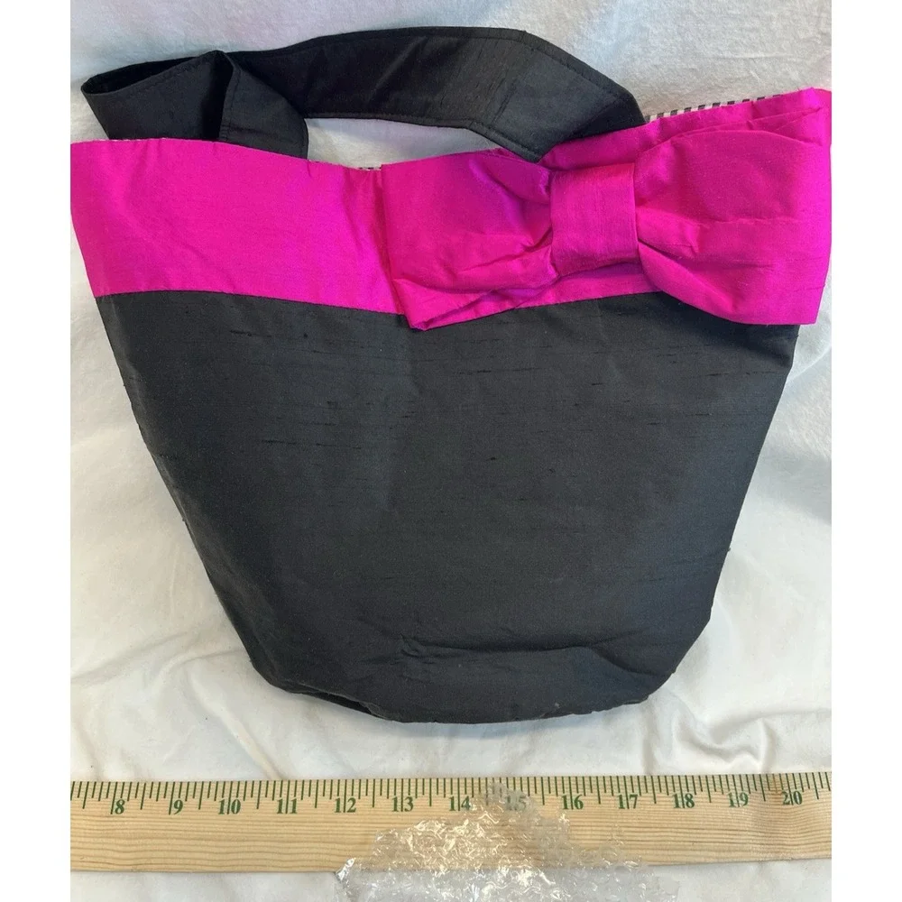 La Shea Tote Bag Black With Pink Bow‎ BNWOT